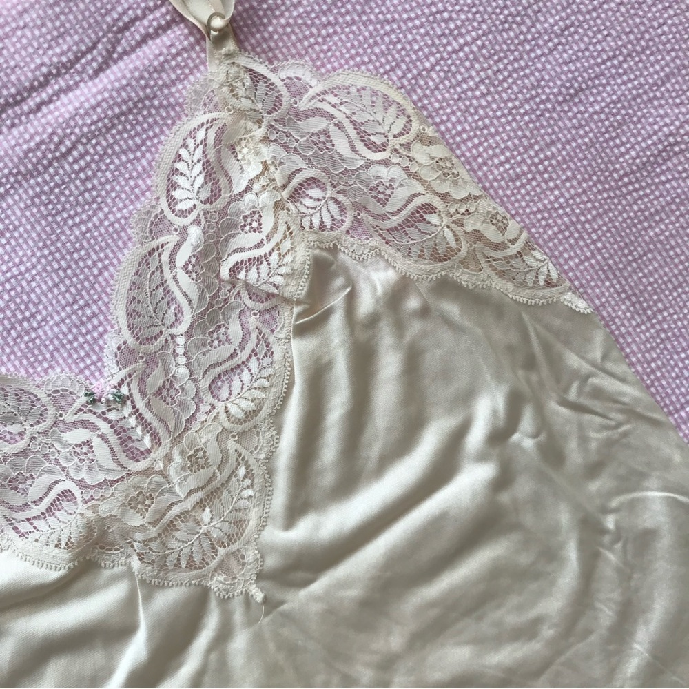 darling beige/cream vintage silky cami - Picture 4 of 4